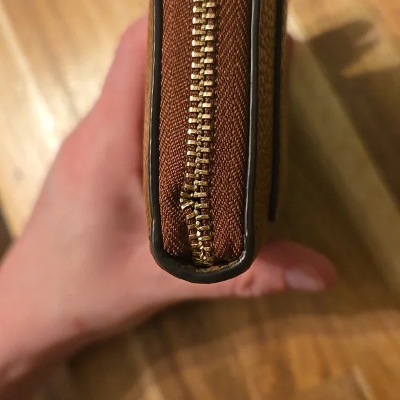 Michael Kors wallet - Picture 6 of 7